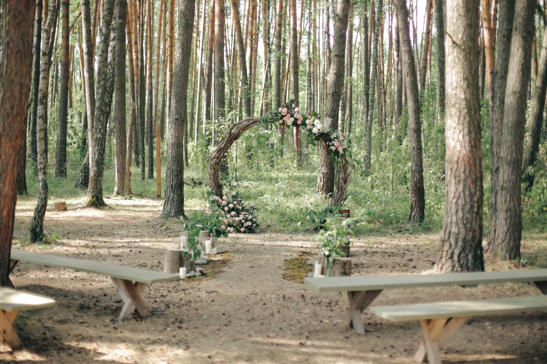 colorful-interesting-trendy-wedding-decor-decorations