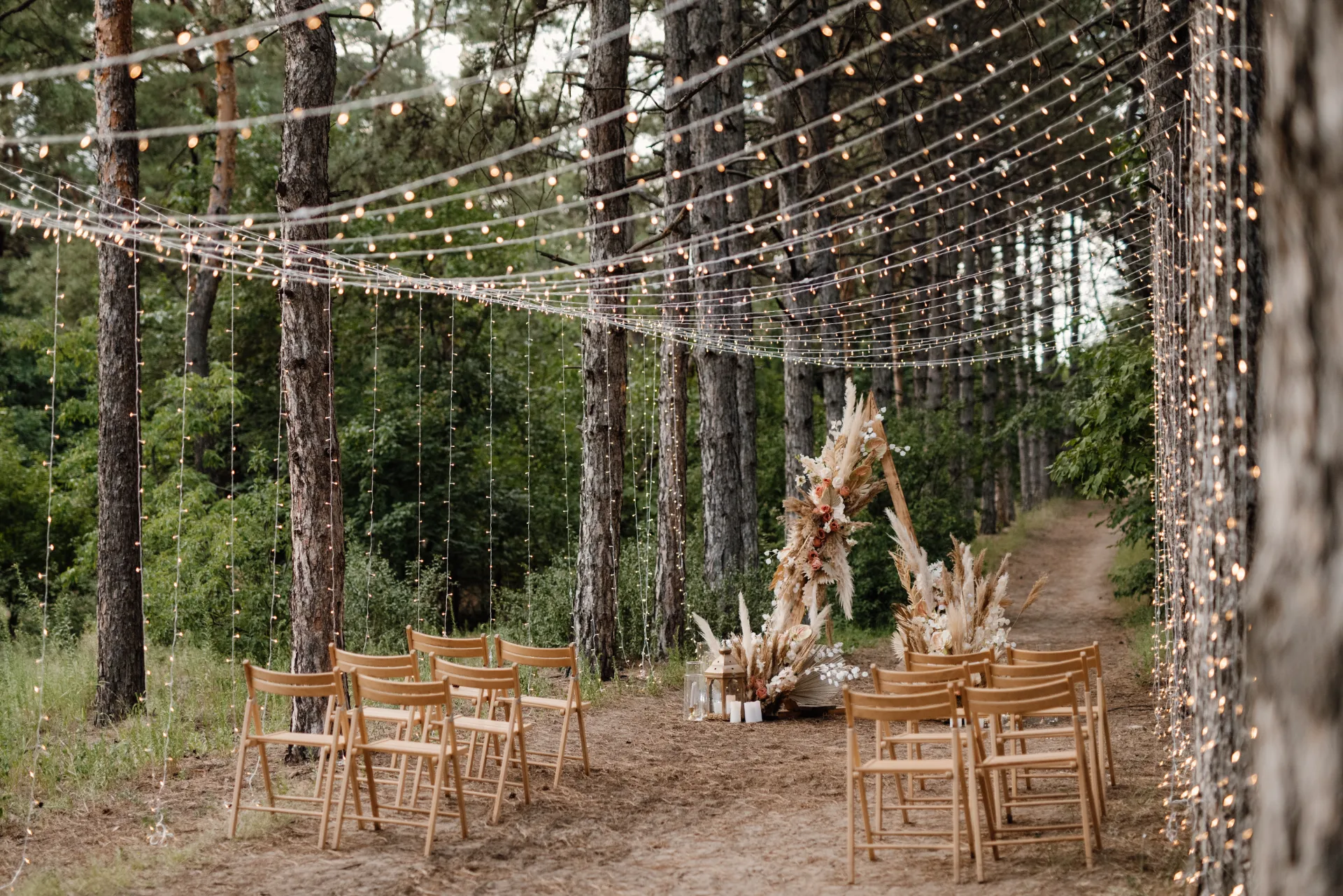 wedding-ceremony-area-with-dried-flowers-meadow-pine-brown-forest (1)